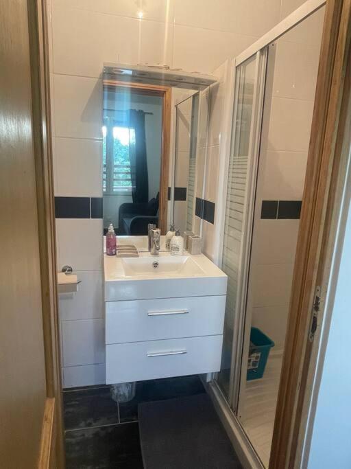 Апартаменты L8 - Villiers-Le-Bel Proche Roissy & Paris Экстерьер фото